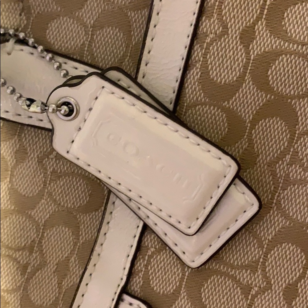 Purse - Picture 2 of 3